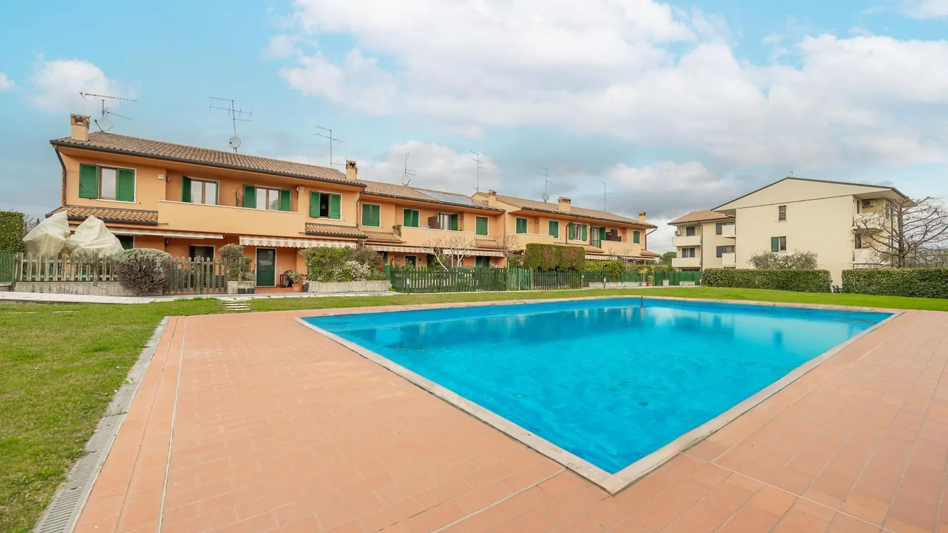 Villa Calmasino - Swimming Pool And Garda Lake Cavaion Veronese 0*,  Italy